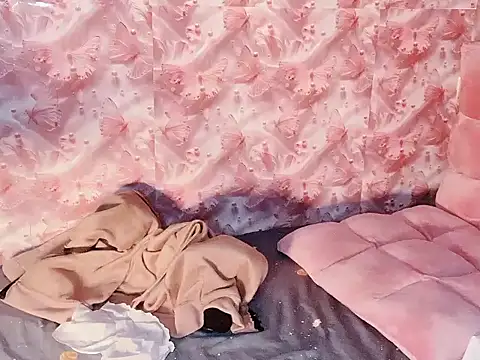 Miumiu028 online show from November 3, 2025, 4:07 am