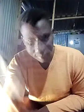 Snapshot of FANTASYROOM23 chatting on April 17, 2026, 8:17 am FANTASYROOM23 online show from April 17, 2026, 8:17 am