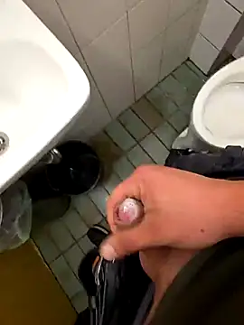 DarkNova9 online show from September 24, 2025, 4:57 pm