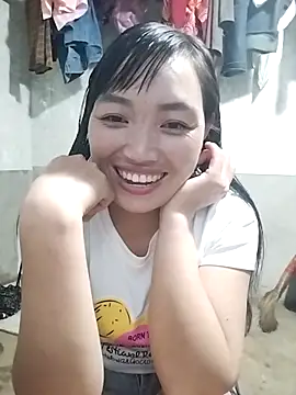 susu-00 online show from October 14, 2025, 2:28 pm