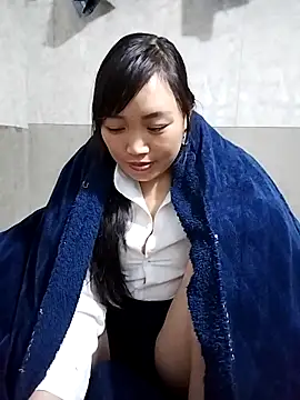 susu-00 online show from November 18, 2025, 12:30 pm