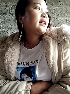 lusy-000 online show from November 5, 2025, 4:26 am