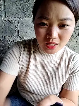 lusy-000 online show from October 26, 2025, 8:48 am