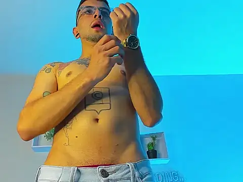 Tayler bennet  online show from September 25, 2025, 3:34 am