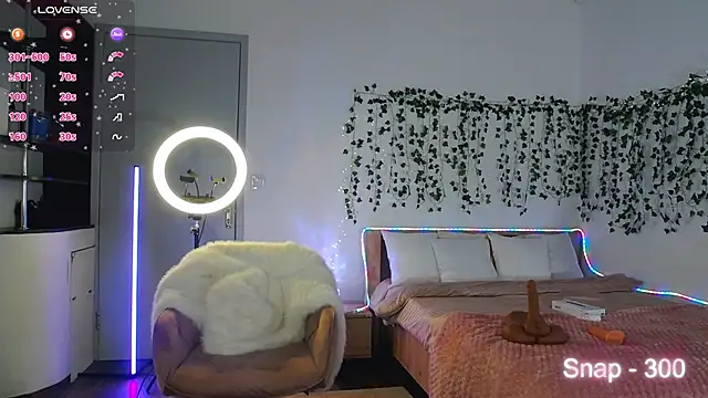 EvaLone1 online show from February 7, 2026, 9:12 pm