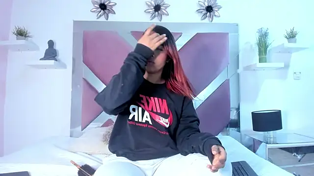 Snapshot of Meegan_Doll chatting on October 27, 2025, 1:34 pm Meegan Doll online show from October 27, 2025, 1:34 pm