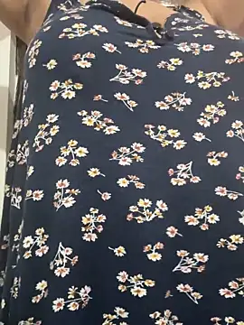 aisha1630 online show from October 15, 2025, 5:06 am