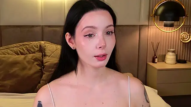 Snapshot of Goldy_Stark chatting on October 12, 2025, 8:43 pm Goldy Stark online show from October 12, 2025, 8:43 pm