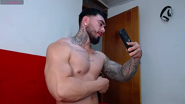 Snapshot of tommyblessd1 chatting on October 25, 2025, 5:24 pm tommyblessd1 online show from October 25, 2025, 5:24 pm