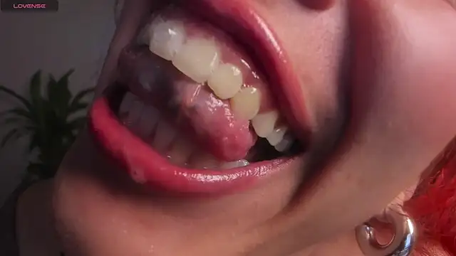 bri von dhara   online show from October 14, 2025, 1:56 pm