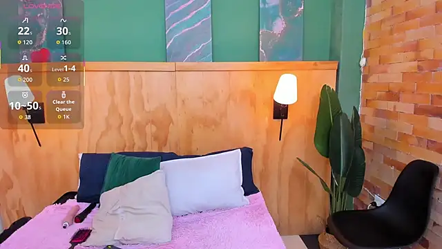 aliceandsia online show from December 21, 2025, 11:45 am