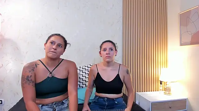 Snapshot of aliceandsia chatting on July 30, 2026, 7:35 pm aliceandsia online show from July 30, 2026, 7:35 pm