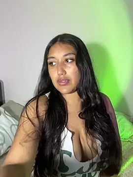 SharaRous online show from August 4, 2026, 10:58 pm