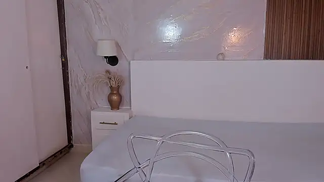 Snapshot of BellaSky4 chatting on October 16, 2025, 12:46 pm BellaSky4 online show from October 16, 2025, 12:46 pm