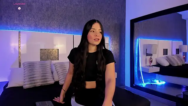 DannaBelucci online show from December 18, 2025, 12:53 pm