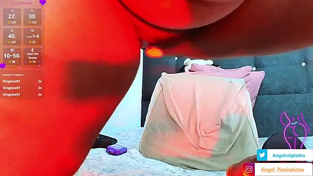 Snapshot of AngelThroatt chatting on February 18, 2026, 1:36 am AngelThroatt online show from February 18, 2026, 1:36 am