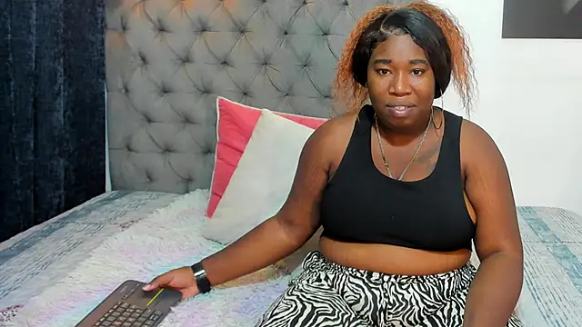 nahiroby ebony online show from March 11, 2026, 5:51 pm