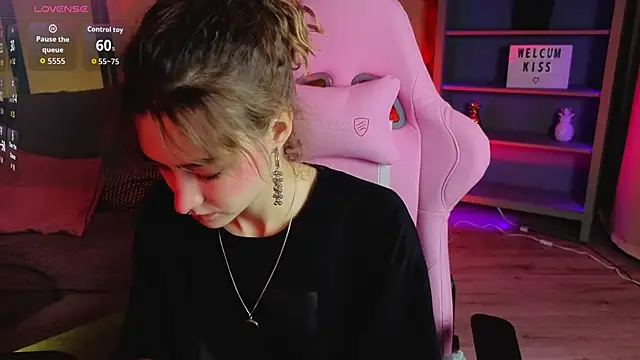 Snapshot of __grace__ chatting on October 13, 2025, 10:28 am grace online show from October 13, 2025, 10:28 am