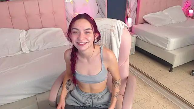 Red kytty6 online show from May 8, 2026, 2:48 am