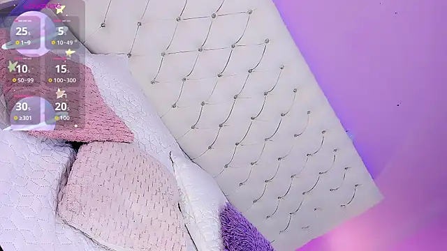 Snapshot of DaniielaV chatting on November 9, 2025, 2:10 pm DaniielaV online show from November 9, 2025, 2:10 pm