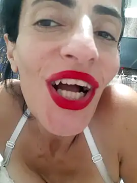 Gecenin Kralicesi online show from November 6, 2025, 6:45 pm