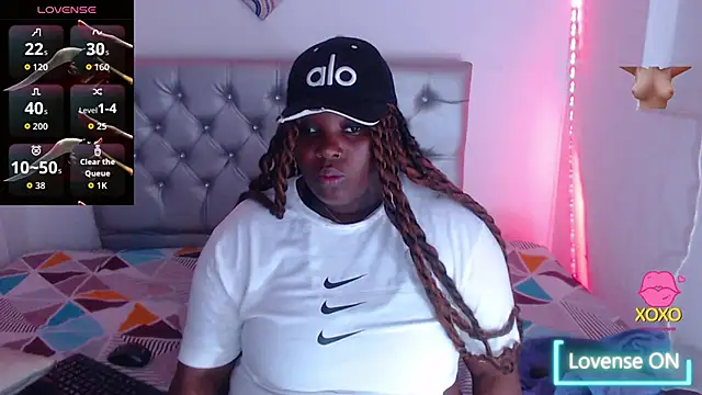 Snapshot of ebony_NeighborMoans chatting on November 6, 2025, 3:21 am ebony NeighborMoans online show from November 6, 2025, 3:21 am