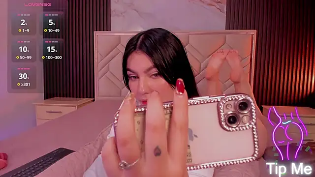 Snapshot of MiaaFarrel chatting on October 8, 2025, 7:25 pm MiaaFarrel online show from October 8, 2025, 7:25 pm