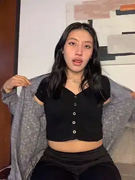 Snapshot of KloePink_ chatting on October 8, 2025, 12:07 pm KloePink online show from October 8, 2025, 12:07 pm