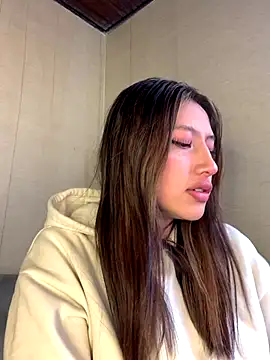 Snapshot of KloePink_ chatting on December 5, 2025, 1:10 pm KloePink online show from December 5, 2025, 1:10 pm