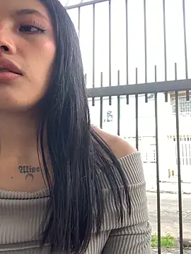 Snapshot of KloePink_ chatting on October 25, 2025, 11:42 am KloePink online show from October 25, 2025, 11:42 am