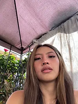 Snapshot of KloePink_ chatting on December 1, 2025, 1:45 pm KloePink online show from December 1, 2025, 1:45 pm