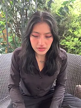 Snapshot of KloePink_ chatting on October 7, 2025, 11:44 am KloePink online show from October 7, 2025, 11:44 am