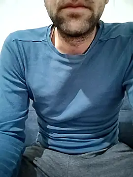 fearleass online show from November 28, 2025, 8:42 pm