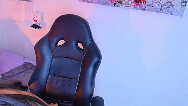 Snapshot of jennifer_Scot chatting on October 18, 2025, 3:47 pm jennifer Scot online show from October 18, 2025, 3:47 pm