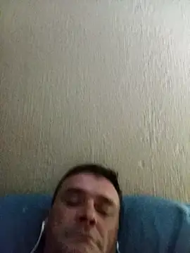 Snapshot of Rudie1 chatting on November 6, 2025, 8:24 pm Rudie1 online show from November 6, 2025, 8:24 pm