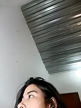 juliballesta online show from October 21, 2025, 3:22 pm