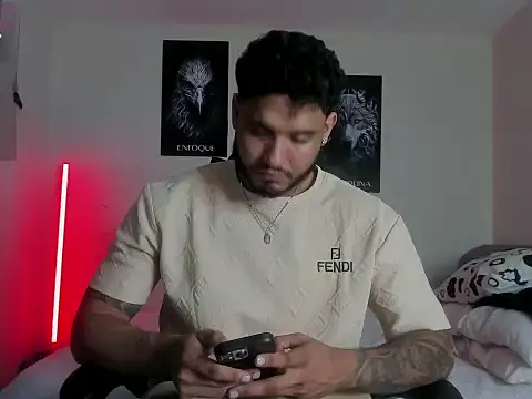 Austin torres  online show from October 4, 2025, 3:41 am