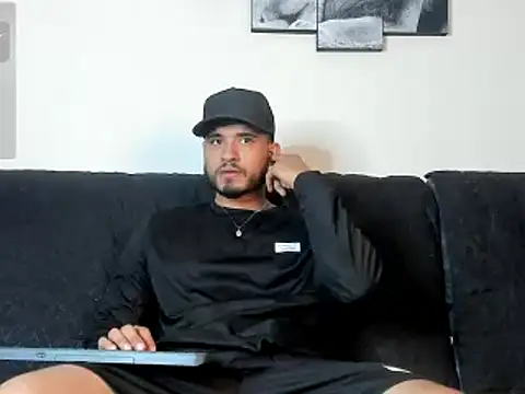 Austin torres  online show from September 26, 2025, 3:02 am