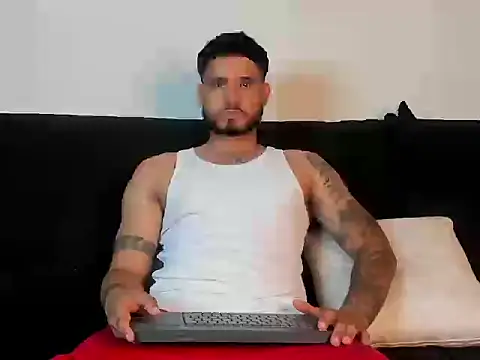 Austin torres  online show from September 20, 2025, 8:58 pm