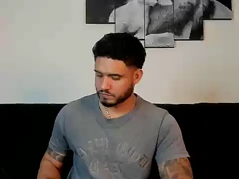 Austin torres  online show from September 23, 2025, 2:51 am