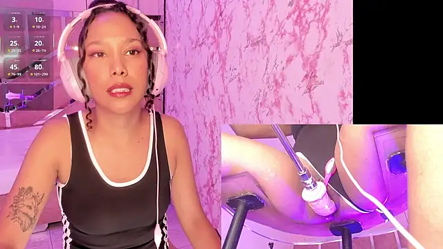 Snapshot of NovaLyn chatting on November 29, 2025, 9:04 pm NovaLyn online show from November 29, 2025, 9:04 pm