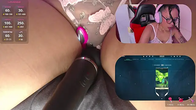 Snapshot of NovaLyn chatting on November 14, 2025, 5:00 am NovaLyn online show from November 14, 2025, 5:00 am