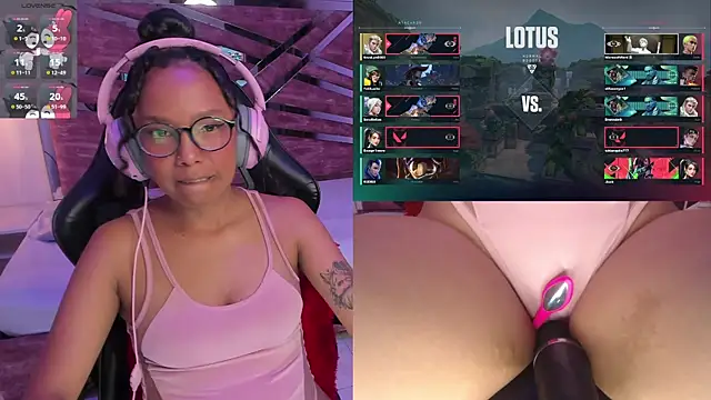 Snapshot of NovaLyn chatting on November 10, 2025, 4:06 am NovaLyn online show from November 10, 2025, 4:06 am