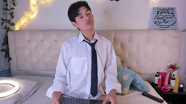 AleAurarashi online show from December 20, 2025, 3:53 am