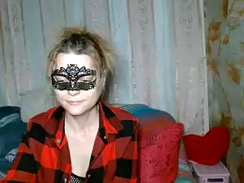 Miss Nona online show from December 17, 2025, 1:38 pm