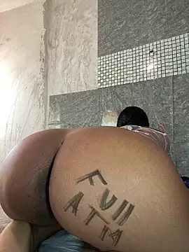 Messy-diana21 online show from March 1, 2026, 7:14 pm