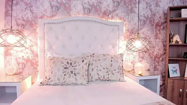 ScarletMore online show from February 12, 2026, 1:00 pm