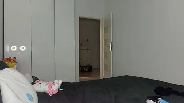 Snapshot of FluffySlutt chatting on October 18, 2025, 11:07 pm FluffySlutt online show from October 18, 2025, 11:07 pm