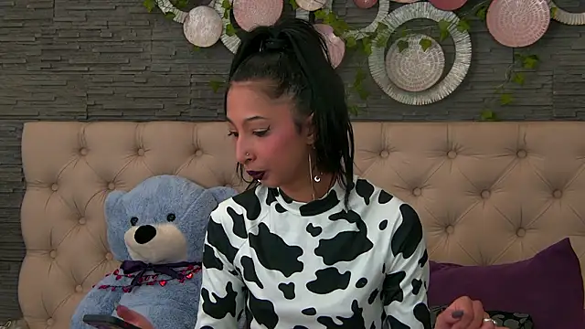 VannyFoxx online show from March 13, 2026, 2:55 pm