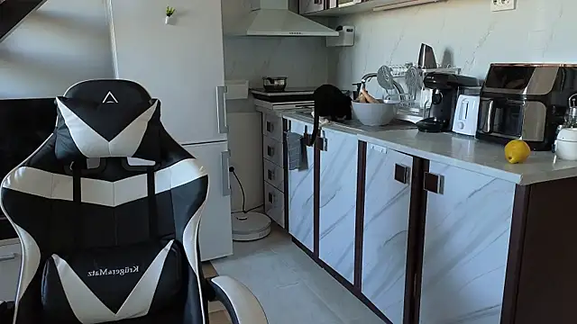 Snapshot of RyanStorm_ chatting on November 4, 2025, 1:59 pm RyanStorm online show from November 4, 2025, 1:59 pm